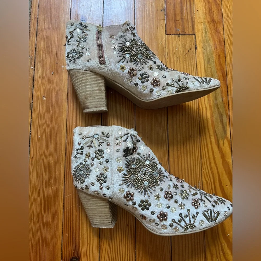 RARE Free People Night Out Ankle Bootie in Champagne - Picture 2 of 10